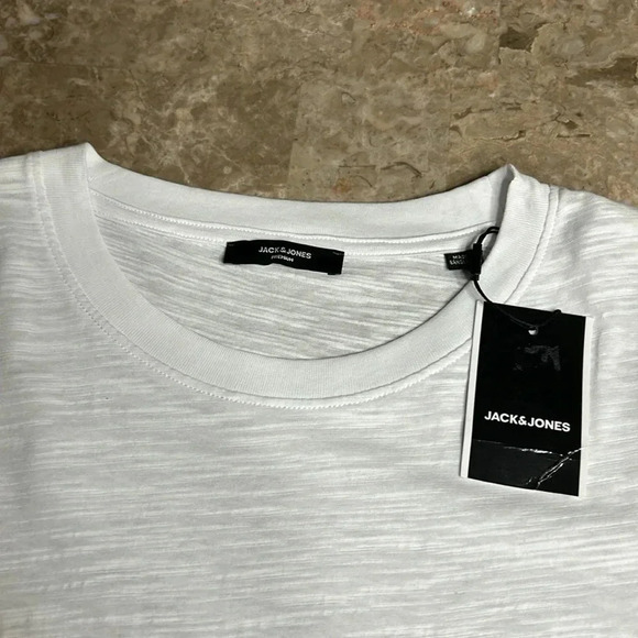 Jack and Jones  100 % cotton Tee shirt , white ,lightweight,Textured,resortwear - Picture 11 of 15